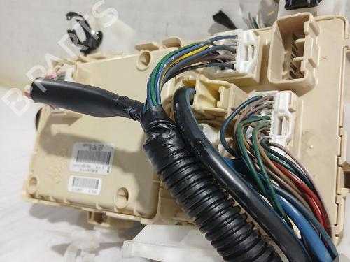 Fuse box TOYOTA COROLLA Verso (ZER_, ZZE12_, R1_) 2.2 D-4D (AUR10_, AUR10R) | BP31563814E1 
