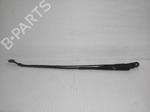 Used Front windshield wiper arm MERCEDES-BENZ VITO Van (W638) 112 CDI 2.2 (638.094) (122 hp) 31555379