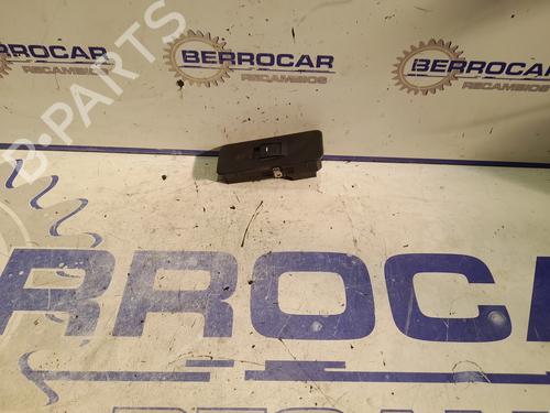 Used Right rear window switch Right rear window switch LAND ROVER DISCOVERY III (L319) [2004-2009] 38860067 38860067