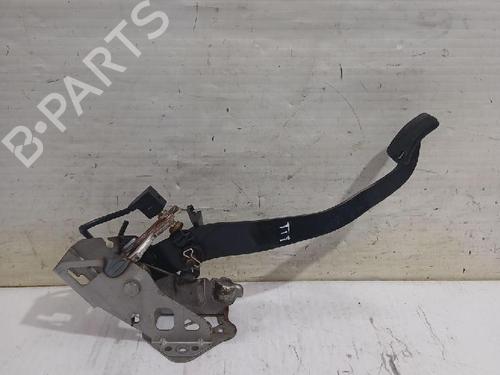 Used Clutch pedal KIA CARENS III MPV (UN) 2.0 CRDi 140 (140 hp) 31564102