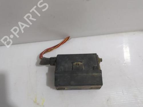 Used Fuse box OPEL MERIVA A MPV (X03) 1.4 16V Twinport (E75) (90 hp) 32462142