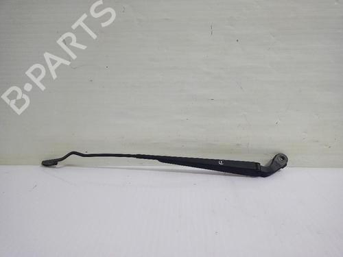 Used Front windshield wiper arm CHRYSLER VOYAGER / GRAND VOYAGER III (GS_, NS_) 2.5 TD (116 hp) 31557698