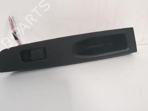 Used Right rear window switch TOYOTA YARIS (_P13_) 1.5 (NSP131_) (112 hp) 31562870