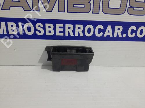 Cinzeiro MAZDA 3 Saloon (BK) 1.6 DI Turbo (BK12Y) (109 hp) 31540892