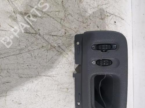 Used Headlight switch RENAULT MEGANE I Classic (LA0/1_) 1.6 16V (LA00, LA04, LA0B, LA11, LA16, LA19, LA1J, LA1K,... (107 hp) 31565998