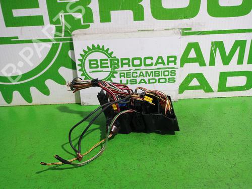 Used Fuse box Fuse box 31676158 31676158