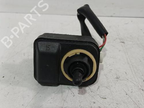Used Headlight adjuster motor TOYOTA YARIS (_P9_) 1.33 VVT-i (NSP90_, NSP90R) (100 hp) 32466124