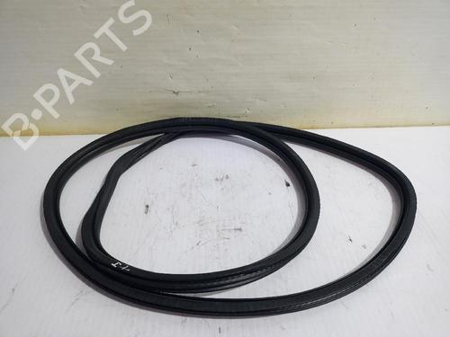Used Rubber door seal OPEL GRANDLAND X Van 1.2 (75) (131 hp) 31559641