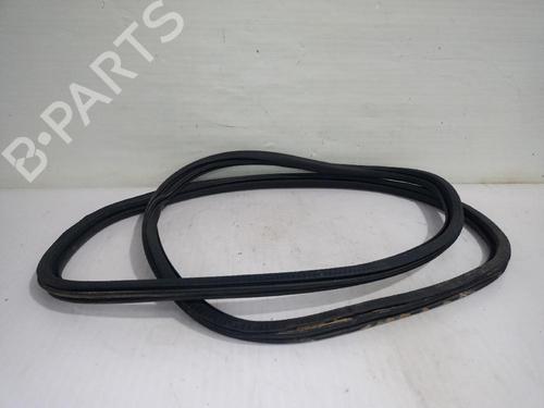 Used Rubber door seal Rubber door seal PEUGEOT 308 SW II (LC_, LJ_, LR_, LX_, L4_) 1.2 THP 110 (110 hp) 31558171 31558171