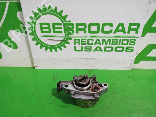 Used Vacuum pump FORD FIESTA V (JH_, JD_) 1.4 TDCi (68 hp) 31553015