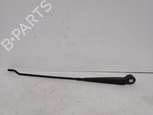 front-windshield-wiper-arm-renault-clio-ii-bb_-cb_-1998-1999-2000-2001-2002-2003-2004-2005-2006-2007-2008-2009-2010-2011-2012-2013-2014-2015-2016-32465574 main image