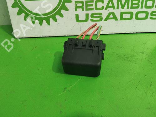 Used Fuse box Fuse box RENAULT SCÉNIC II (JM0/1_) 1.6 BiFuel (113 hp) 31544821 31544821