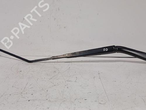 front-windshield-wiper-arm-nissan-juke-f15-2010-2011-2012-2013-2014-2015-2016-2017-2018-2019-32489115 main image