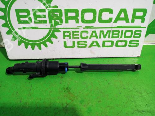 Used Clutch slave cylinder Clutch slave cylinder CITROËN C4 I (LC_) [2004-2014] 31675355 31675355
