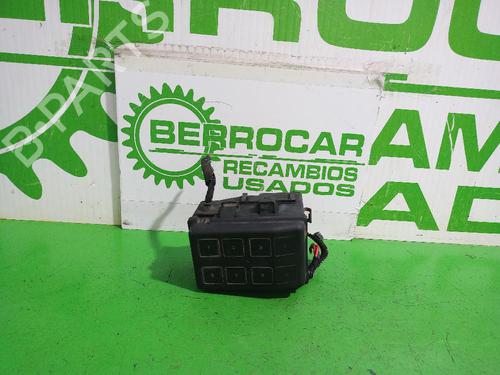 Used Fuse box OPEL ZAFIRA A MPV (T98) 2.0 DI 16V (F75) (82 hp) 31552846