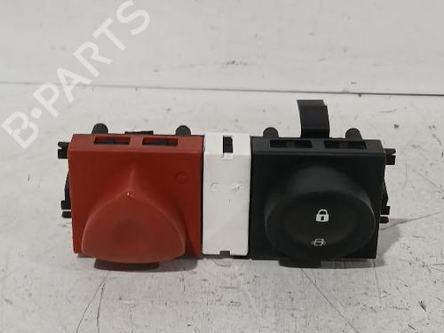 warning-switch-renault-megane-ii-bm01_-cm01_-2001-2002-2003-2004-2005-2006-2007-2008-2009-2010-2011-2012-32465825 main image