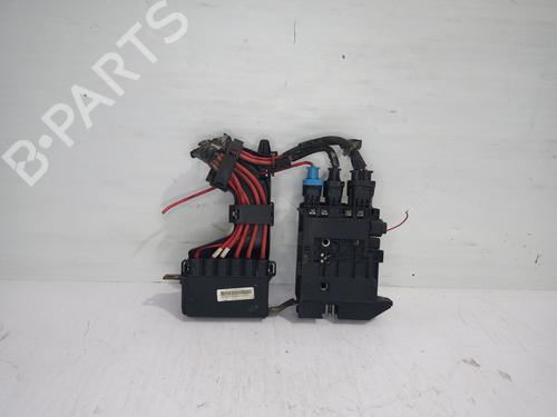 Used Fuse box Fuse box 38862812 38862812