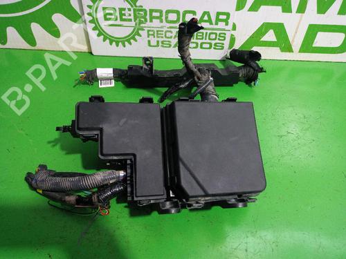 Used Fuse box NISSAN QASHQAI II (J11, J11_) 1.3 DIG-T (140 hp) 31549005