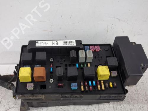 Used Fuse box Fuse box OPEL ASTRA H GTC (A04) 1.7 CDTi (L08) (101 hp) 33735337 33735337