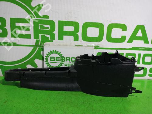 Used Middle console FORD FIESTA V (JH_, JD_) 1.4 TDCi (68 hp) 31550563