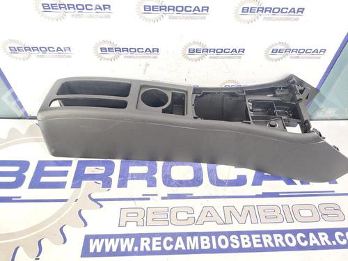 Used Middle console Middle console MERCEDES-BENZ A-CLASS (W169) A 170 (169.032, 169.332) (116 hp) 31570138 31570138