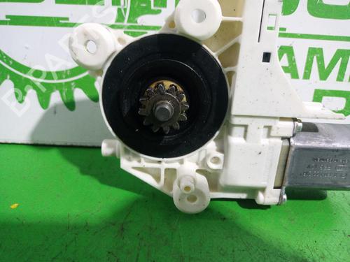 Right front window motor FORD FOCUS I Saloon (DFW) 1.6 16V | BP31547548E20