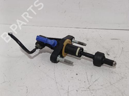 clutch-slave-cylinder-toyota-yaris-_p9_-2005-2006-2007-2008-2009-2010-2011-2012-2013-2014-32466167 main image