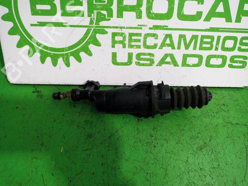 Used Clutch slave cylinder Clutch slave cylinder CITROËN C5 I Break (DE_) 2.0 HDi (DERHZB, DERHZE) (109 hp) 31547353 31547353