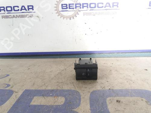 switch-skoda-rapid-spaceback-nh1-2012-2013-2014-2015-2016-2017-2018-2019-31569768 main image