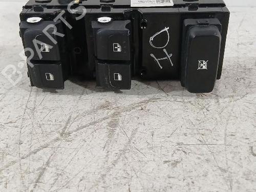 Used Left front window switch KIA STONIC (YB) 1.0 T-GDi (101 hp) 32461869