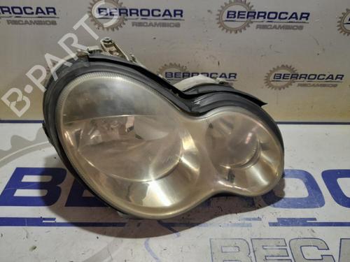 Used Right headlight MERCEDES-BENZ C-CLASS (W203) C 220 CDI (203.006, 203.008) (143 hp) 31539479