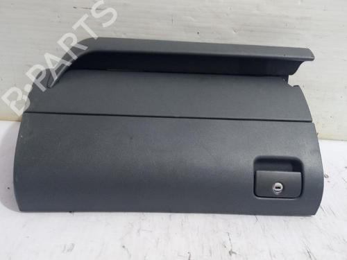 Used Glove box SEAT LEON (1M1) 1.4 16V (75 hp) 31561698
