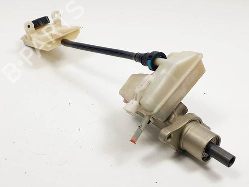 Used Brake master cylinder Brake master cylinder FORD FOCUS C-MAX (DM2) 1.6 (100 hp) 27582795 27582795