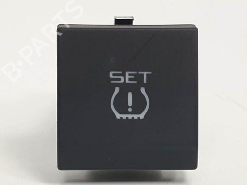 Used Switch Switch SKODA YETI (5L) 1.2 TSI (110 hp) 6861604 6861604