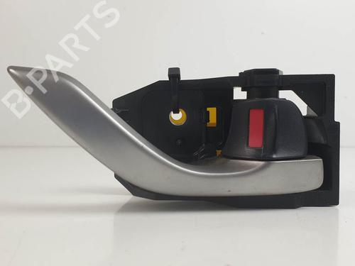 Used Front right interior door handle Front right interior door handle MAZDA 3 (BM, BN) 2.2 D (150 hp) 29245905 29245905