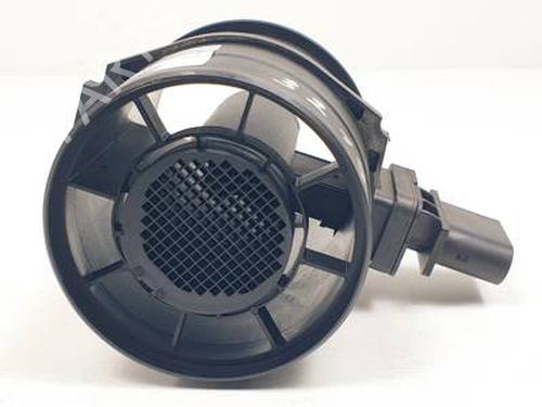 Mass air flow sensor BMW 1 (E87) 118 d | BP30896420M95