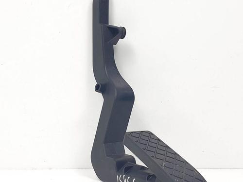 pedal-audi-a4-b5-8d2-1994-1995-1996-1997-1998-1999-2000-2001-25138140 main image