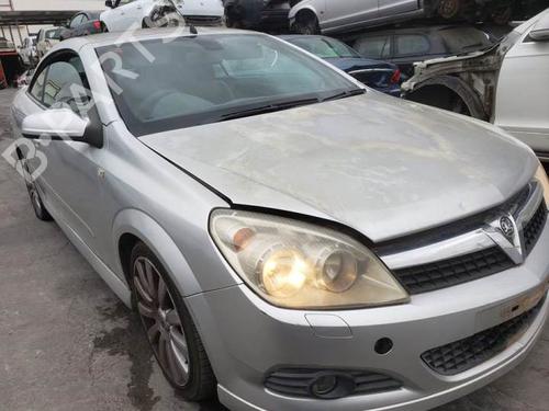 Fuse box OPEL ASTRA H TwinTop (A04) 1.9 CDTi (L67) | BP18711016E1 