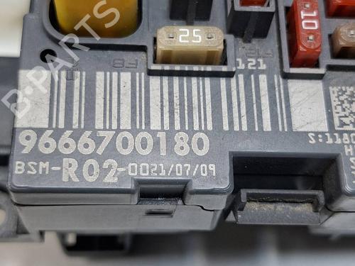 Fuse box CITROËN C5 III (RD_) 1.6 HDi 110 (RD9HZC) | BP39745897E1 - Image 4