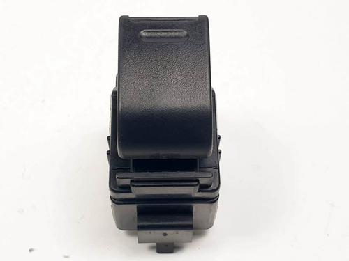 Used Right rear window switch Right rear window switch TOYOTA RAV 4 II (_A2_) 2.0 D 4WD (CLA20_, CLA21_, CLA20R, CLA21R) (116 hp) 17337329 17337329