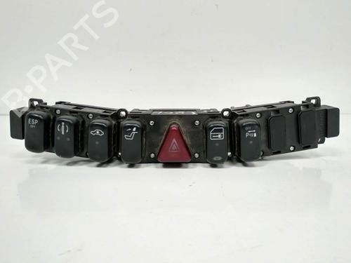 Used Warning switch Warning switch MERCEDES-BENZ S-CLASS (W220, V220) S 500, S 500 L (220.075, 220.175, 220.875) (306 hp) 8181601 8181601