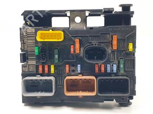 Used Fuse box PEUGEOT 307 Break (3E) 1.6 HDi 110 (109 hp) 30800915
