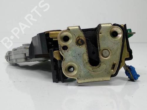 Vergrendeling rechts voor NISSAN ALMERA TINO (V10) 1.8 (114 hp) 8200713