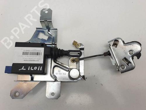 Used Tailgate lock Tailgate lock 19709477 19709477