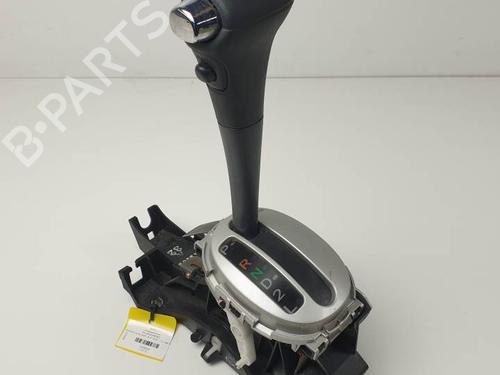 Used Gear lever TOYOTA YARIS (_P1_) 1.3 (SCP12_, SCP13_, SCP12R, SCP13R) (87 hp) 24932792