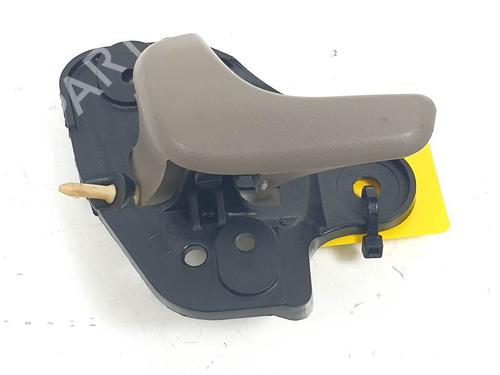 Used Front left interior door handle Front left interior door handle CHRYSLER VOYAGER IV (RG, RS) 2.5 CRD (141 hp) 28065838 28065838