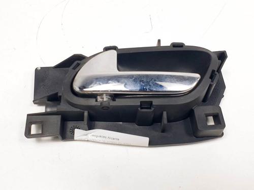 Used Front left interior door handle Front left interior door handle PEUGEOT 407 (6D_) 2.0 (6DRFNB, 6DRFNE) (136 hp) 15845602 15845602