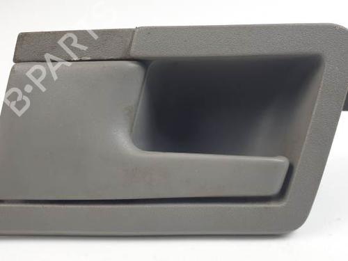 Venstre fortil invendig håndtag VW TRANSPORTER T4 Bus (70B, 70C, 7DB, 7DK, 70J, 70K, 7DC, 7DJ) 1.9 TD (68 hp) 24929772