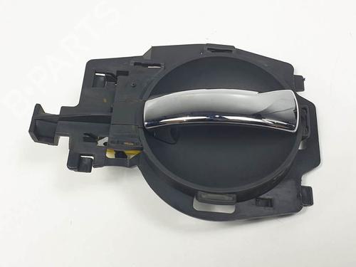 Used Front left interior door handle Front left interior door handle 19278704 19278704