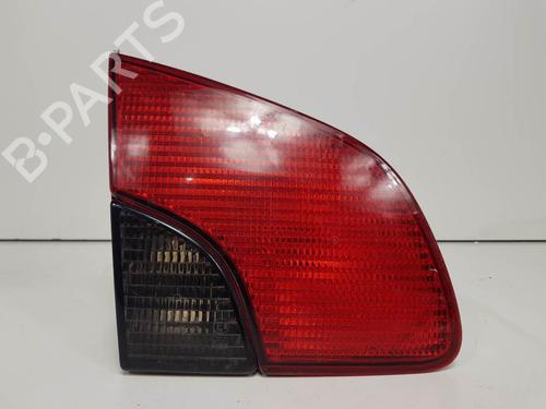 Venstre baglygte bagklap Venstre baglygte bagklap PEUGEOT 406 Break (8E/F) 1.9 TD (90 hp) 8902789 8902789